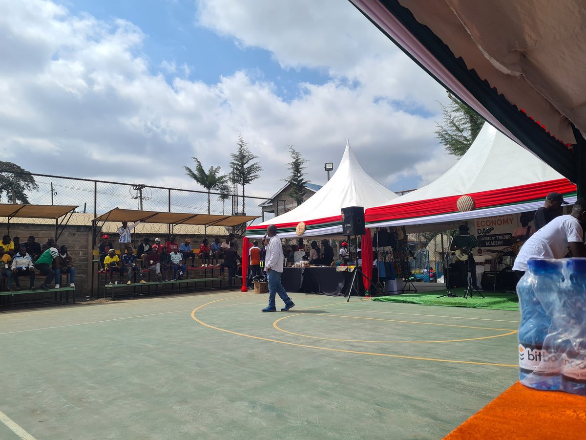 GorillaSats's tweet photo. 🧡 Day 3!

Welcome to the #BitcoinNairobiConference extension.

Today we're exploring the Bitcoin Circular Economy and how local communities can build, trade, and thrive with Bitcoin. ⚡🌍

#BNC #GorillaSats https://t.co/W8FhnRC1U9