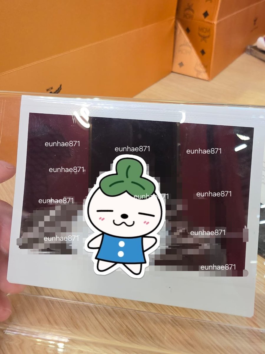 WTS MINGI SIGNED POLAROID FOR MCM 💰 QYOP/ 제시 Can meet up at