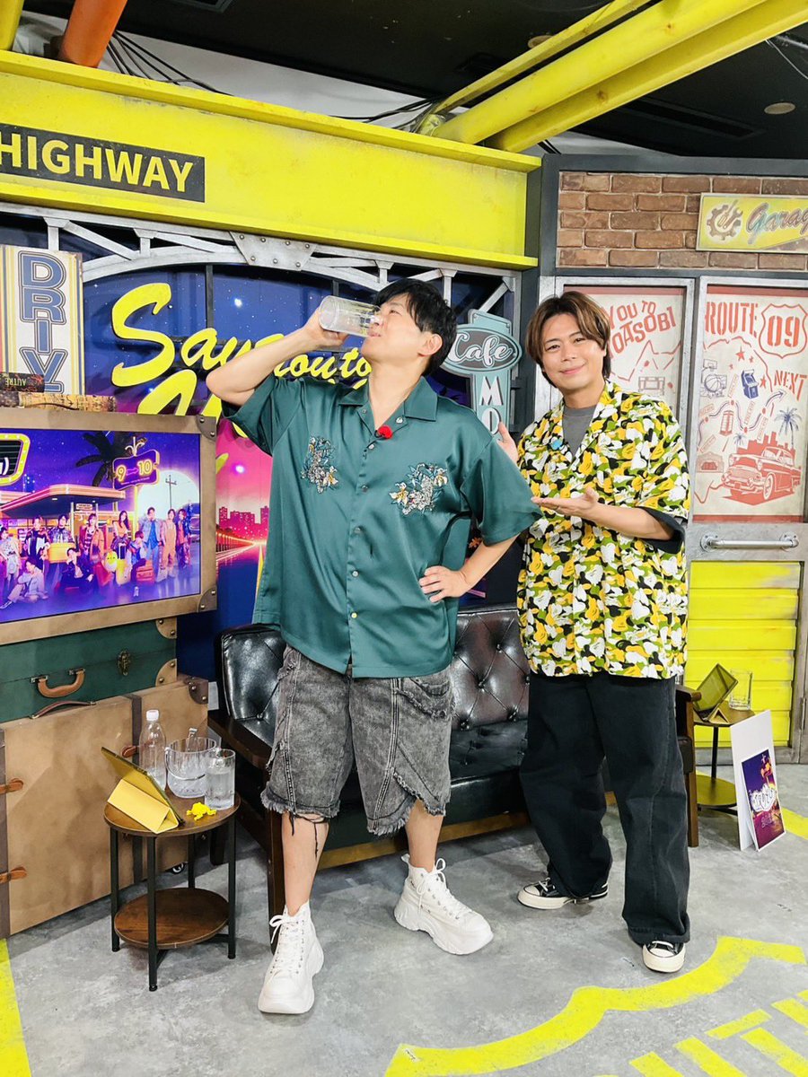 shimono_kousiki's tweet photo. 『 声優と夜あそび 』ご覧いただきありがとうございましたっ🙏スゲーマグロ食べて、スゲー牛乳飲んだわ〜っ🤣
はてさて、夜あそび選手権…結果はどうなりますことやら〜っ😅

#浪川下野と夜あそび https://t.co/uD6w24TnjX