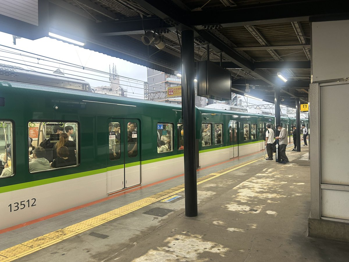 3710minato2200's tweet photo. 大阪方でこの混雑率やし、京都方面なんかにぶち込んだらこの倍やろうし
絶対無理やろ https://t.co/BoG2bK0t5V