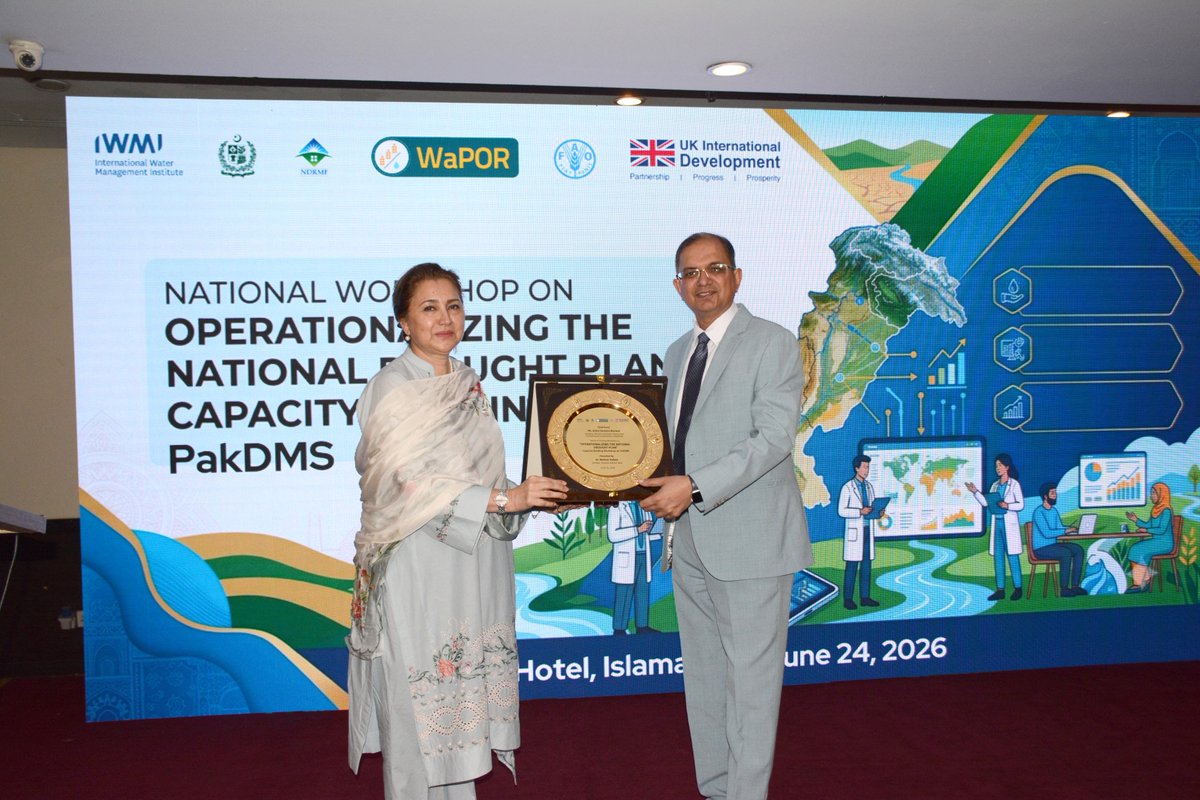IWMI_'s tweet photo. Drought doesn't make headlines like floods, but it quietly devastates crops, livestock &amp; livelihoods across Pakistan every year. @IWMI_ + PMD + @FAO + @MoCCPakistan trained officials nationwide on #PakDMS, Pakistan's new early-warning system for drought.

#ClimateResilience https://t.co/4fcPSmRCnJ