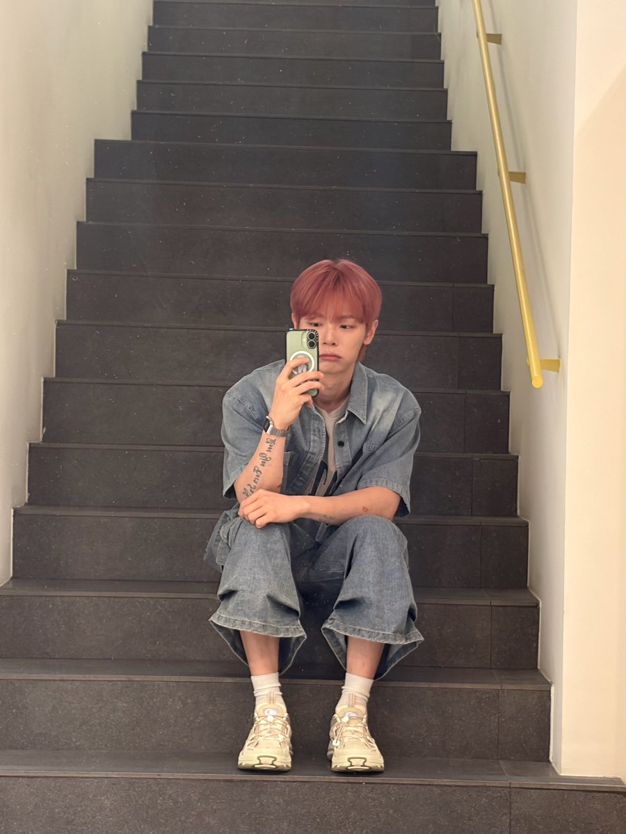 DAMM_ii's tweet photo. 말않되…2020년인가지금 https://t.co/YEAsj8mJQL