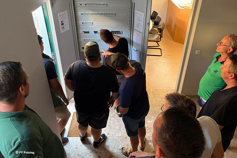 FAlkoven's tweet photo. 25.06.2026: Schulung Notstromeinspeisung im Feuerwehrhaus Polsing -  https://t.co/hyXy2Xz918 https://t.co/bUggFawzec