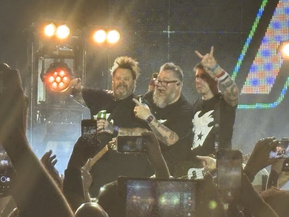 CulletonJohn's tweet photo. Great night at @DreamlandMarg for American Hi-Fi, Frank Carter &amp; The Sleeping Souls and Bowling For Soup. 
#oldgitgiggoer https://t.co/4Gerzi7Vxl