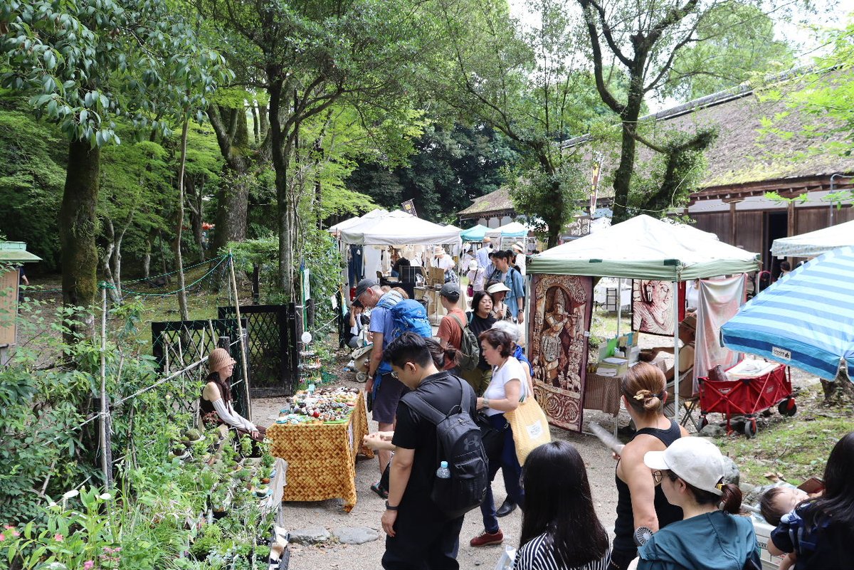 craft_kyoto's tweet photo. ＼#上賀茂手づくり市 ～緑と小川の手づくり市～／
▶2026年6月28日(日)／9:00～15:00 ※予定通り開催決定!!!
会場：京都 #上賀茂神社 (市バス｢上賀茂神社前｣下車すぐ・🄿1台1,000円)
◆神社さんの境内には｢#茅の輪くぐり｣も設置中ですので、ぜひ遊びに来てください｡｡｡
https://t.co/jI27YQoLr1 https://t.co/EoOgeVvDpB
