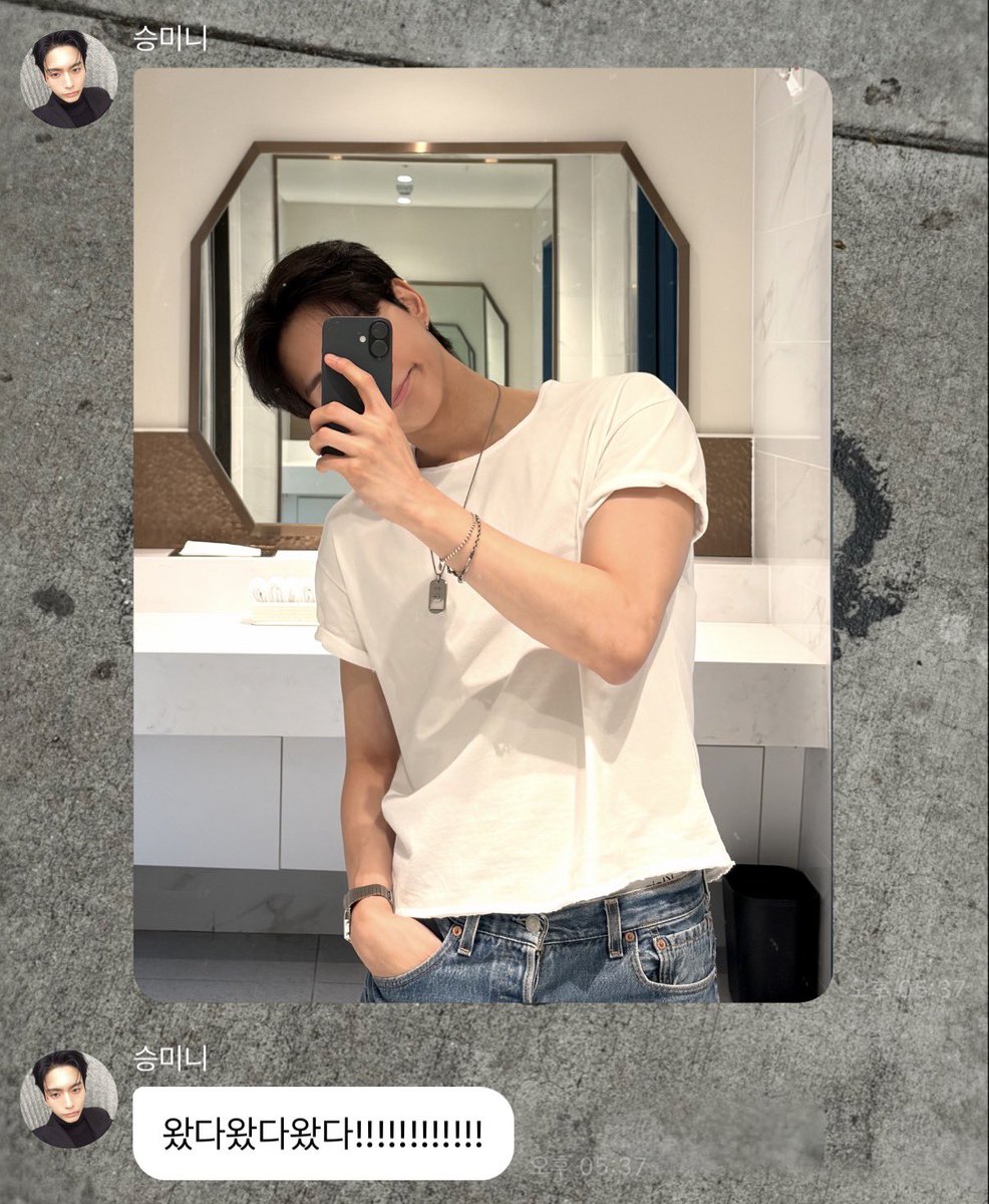 odfgfd's tweet photo. 콘서트하루전이왓네요 https://t.co/DNJ7HJNCt3