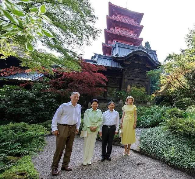 ConrothN's tweet photo. On the final day of their state visit to #Belgium, #EmperorNaruhito and #EmpressMasako, accompanied by #KingPhilippe and #QueenMathilde, visited the Royal Greenhouses of #Laeken.

They then visited the Japanese Tower in the Royal Domain of Laeken 🇯🇵 🇧🇪 https://t.co/I7gQQIL7un