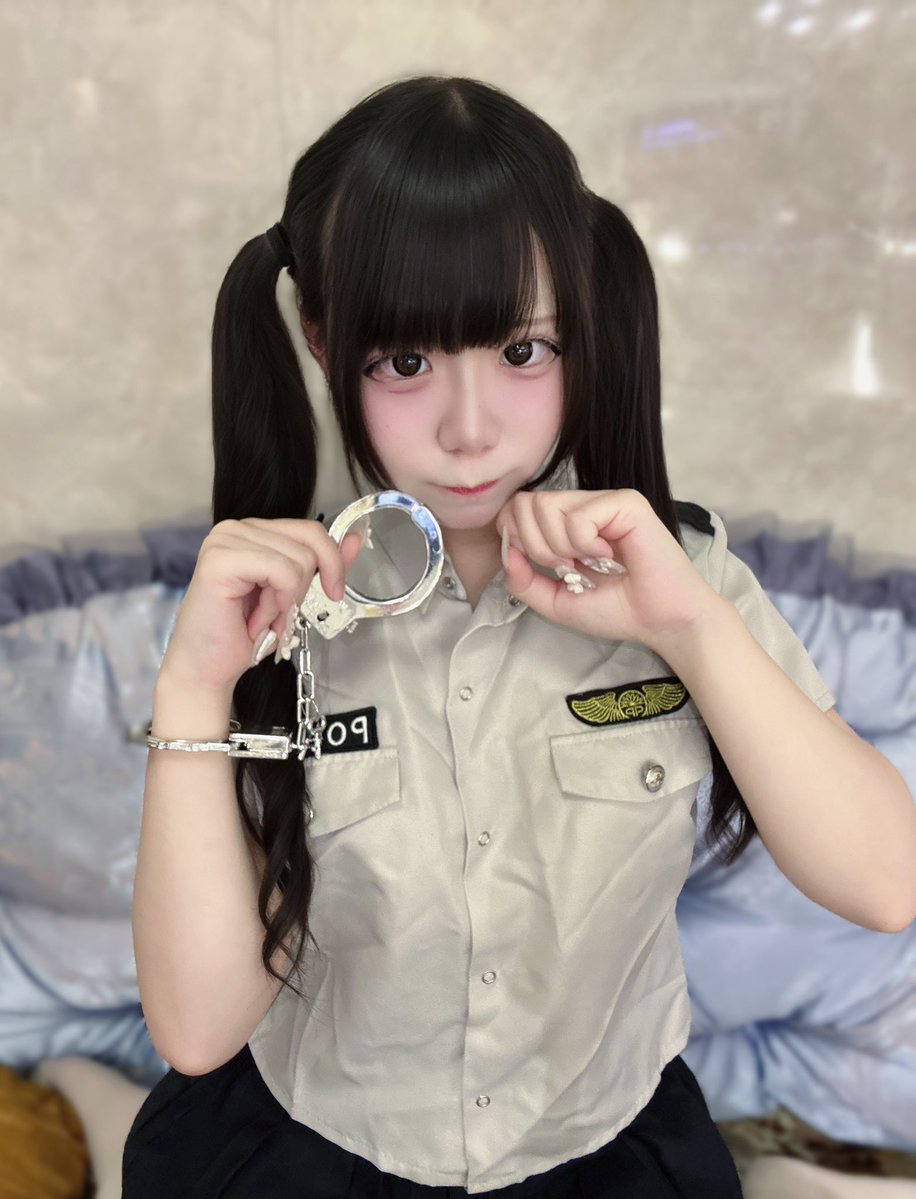 MH_uto_'s tweet photo. きみはうとが逮捕します🚨🚓💨

 #コンカフェ  #コンカフェ嬢 
 #秋葉原コンカフェ https://t.co/fkb3aPgqH3