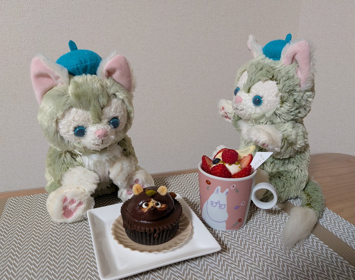 sashimi_op's tweet photo. おやつ🦝 https://t.co/pQcEEAa0Cx
