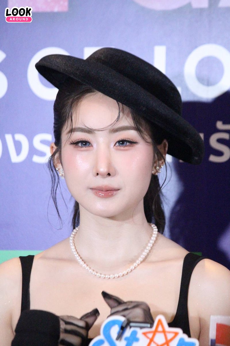 LookAround_TH's tweet photo. ช่วงสัมภาษณ์ #YokoApasra ในงาน LOVE GALAXY : Stories of Love Universe

YOKO PRIDE LOVE GALAXY
#SiamParagonxPraewxYoko
#SiamParagonLoveGalaxy 
#SiamParagonPride2026 https://t.co/Qw5kv1PHeH