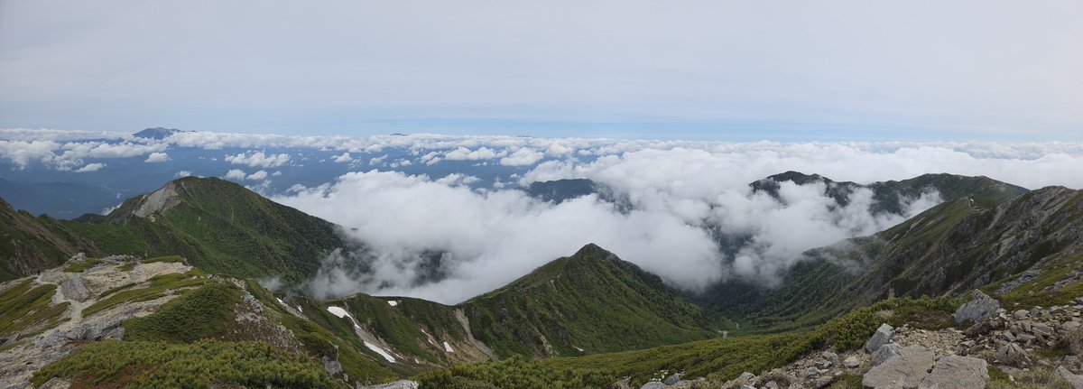 Minnie__0910's tweet photo. 雲海が綺麗だった(次はミラーレスで撮りたい) https://t.co/2cFdPWTTeD