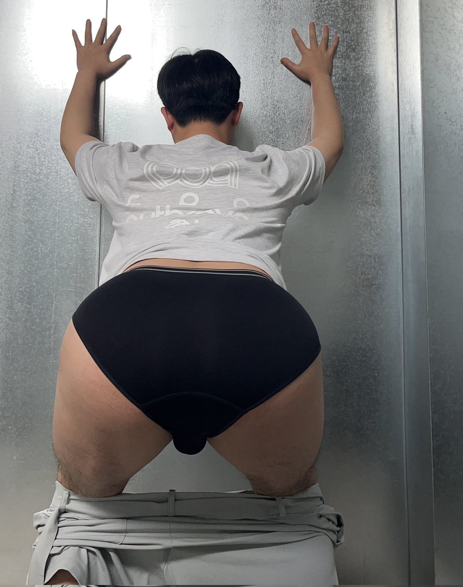 NIPPLES_ASS0S's tweet photo. 粉色巨臀
#野裸 #勾引 https://t.co/udrJjgt3O5