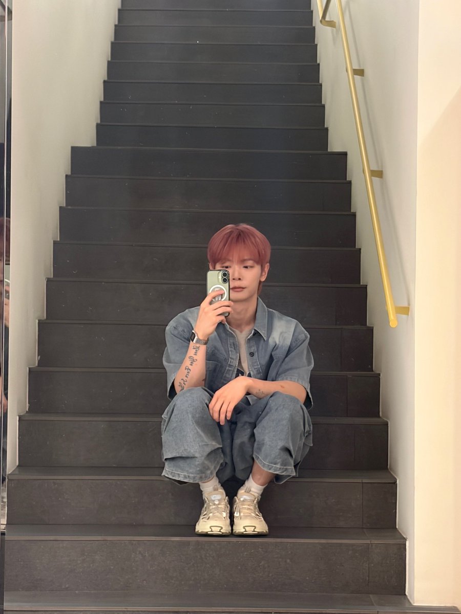 D_nxa0's tweet photo. 완쟌 핑크머리 너무 이뿐데 🩷 https://t.co/m9yLFzZ1gf
