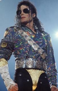 jbandmonica's tweet photo. Michaelの命日現地時間2009年6月25日、日本時間では 6月26日の6時26分
毎年この日は特にマイケルを想いますが、今年は映画もありスペシャルなマイケルイヤーになった特別な年
沢山の音楽、ダンス、そして優しさをありがとう
私は人生の宝物を沢山もらいました
#RememberingMJ #KingOfPop #MJForever https://t.co/HcsCWn1T7k