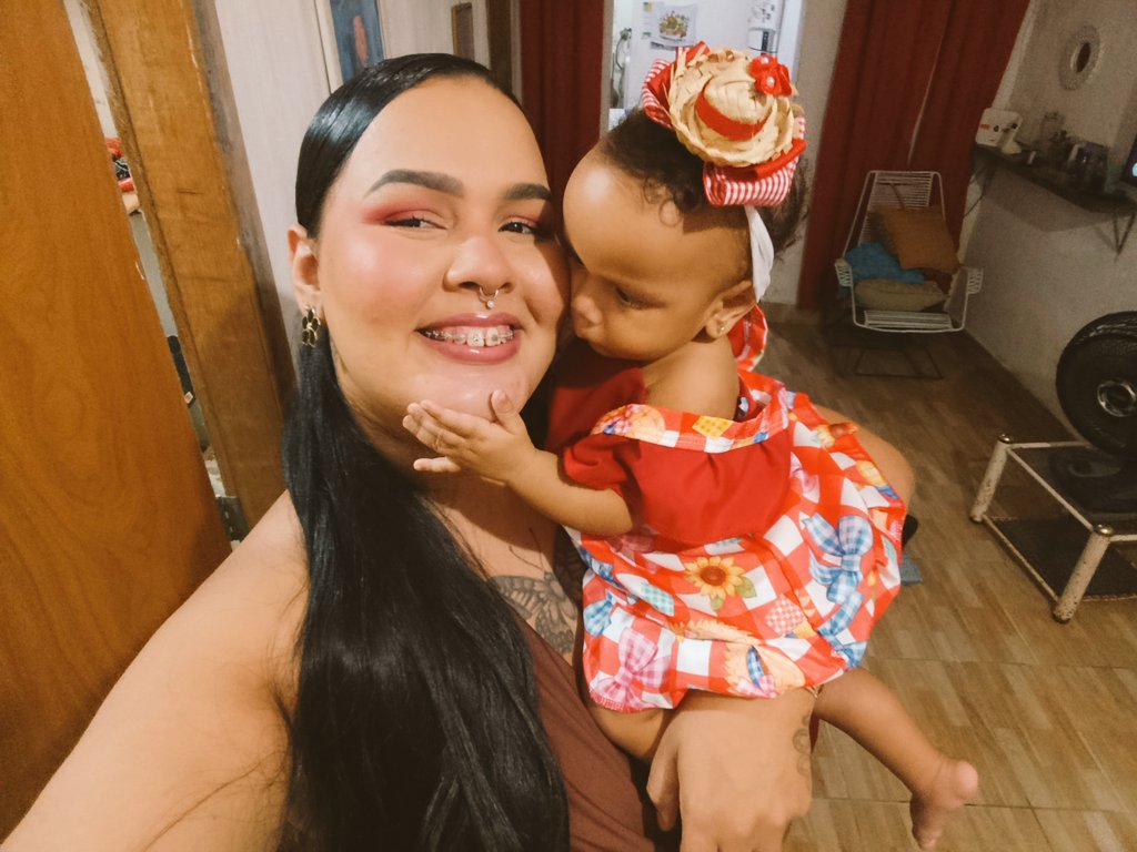 ana_beattrix's tweet photo. Vivendo todos os momentos ao lado da minha companheira fiel ❤️
Seu amor me salvou princesinha https://t.co/dBrdIQ1LcO