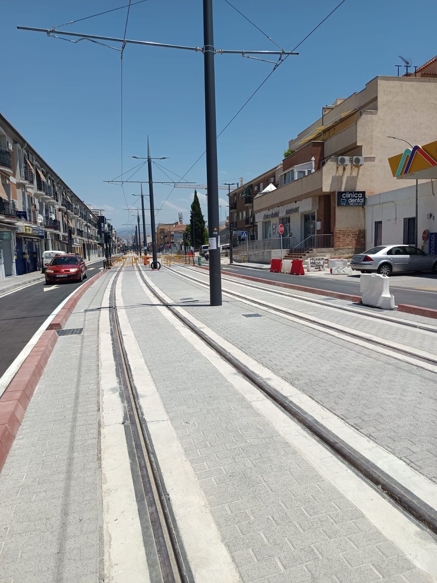FomentoAND's tweet photo. 🚇Todas las calles afectadas por las obras de prolongación Sur del @MetroGranada ya se encuentran abiertas al tráfico.

Ayer jueves se restableció la circulación en el último vial pendiente: la avenida de Poniente de #Armilla. 

ℹ️  https://t.co/W8S42BISkp ✅

#NextGenerationEU https://t.co/gDT0udwy5M