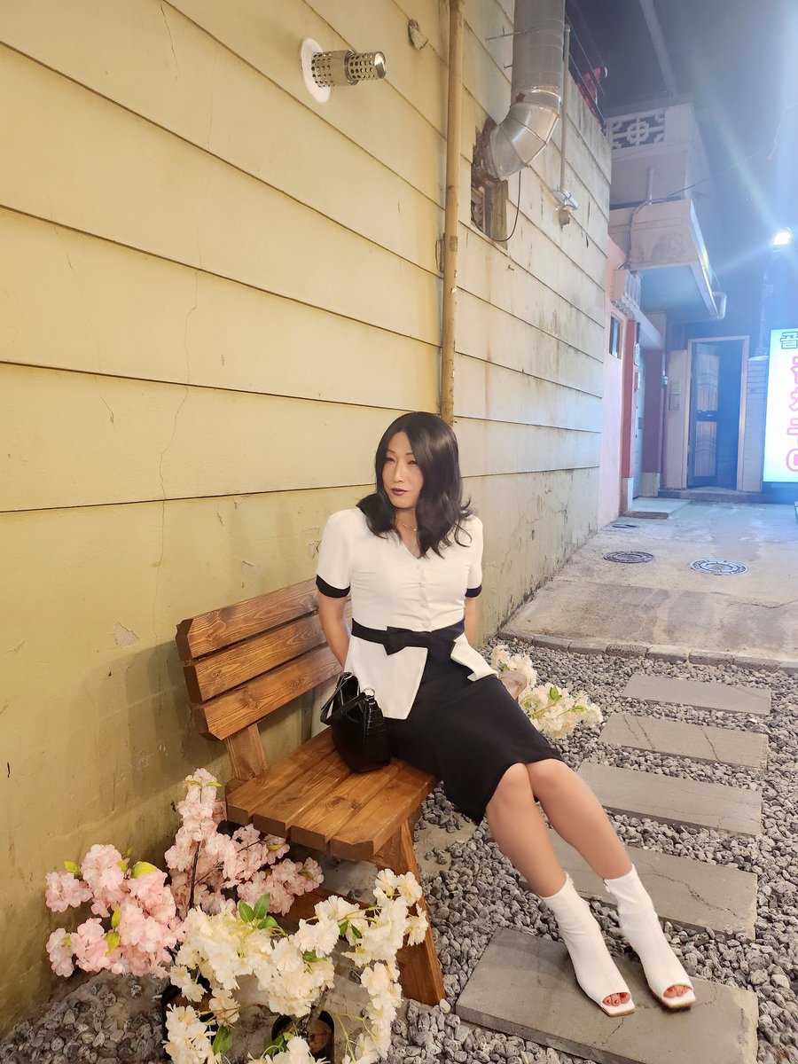 hyeoni640492's tweet photo. 버스가 제일 시원함😄
불금엔 시원한 맥주 한잔하며 노래도 부르고 하루에 피로를 싹 날려버리자!!!
#허니허니 https://t.co/PQGecr2fg7