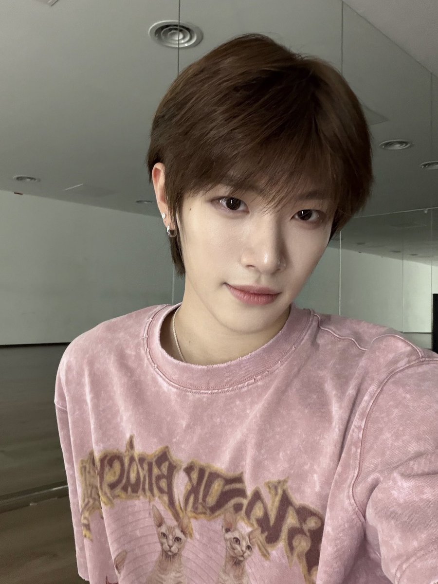 myfav56's tweet photo. 260626 SCUBED #천카이원

九宫格来喽🤩 https://t.co/VBAeG2H3it