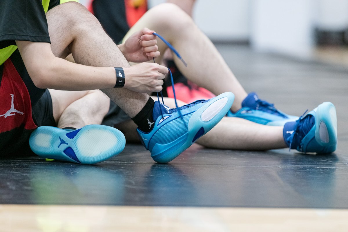 flymagazine's tweet photo. 心の山と技術の山を登る。東海大学4年生たちがJordan Brand「TRIANGLE」で感じた次の一歩
@Jumpman23 @AlpenGroup_JP @SPORTSDEPO_JP #fly_mag
https://t.co/XHXbO77gvs https://t.co/OsAqihk09J