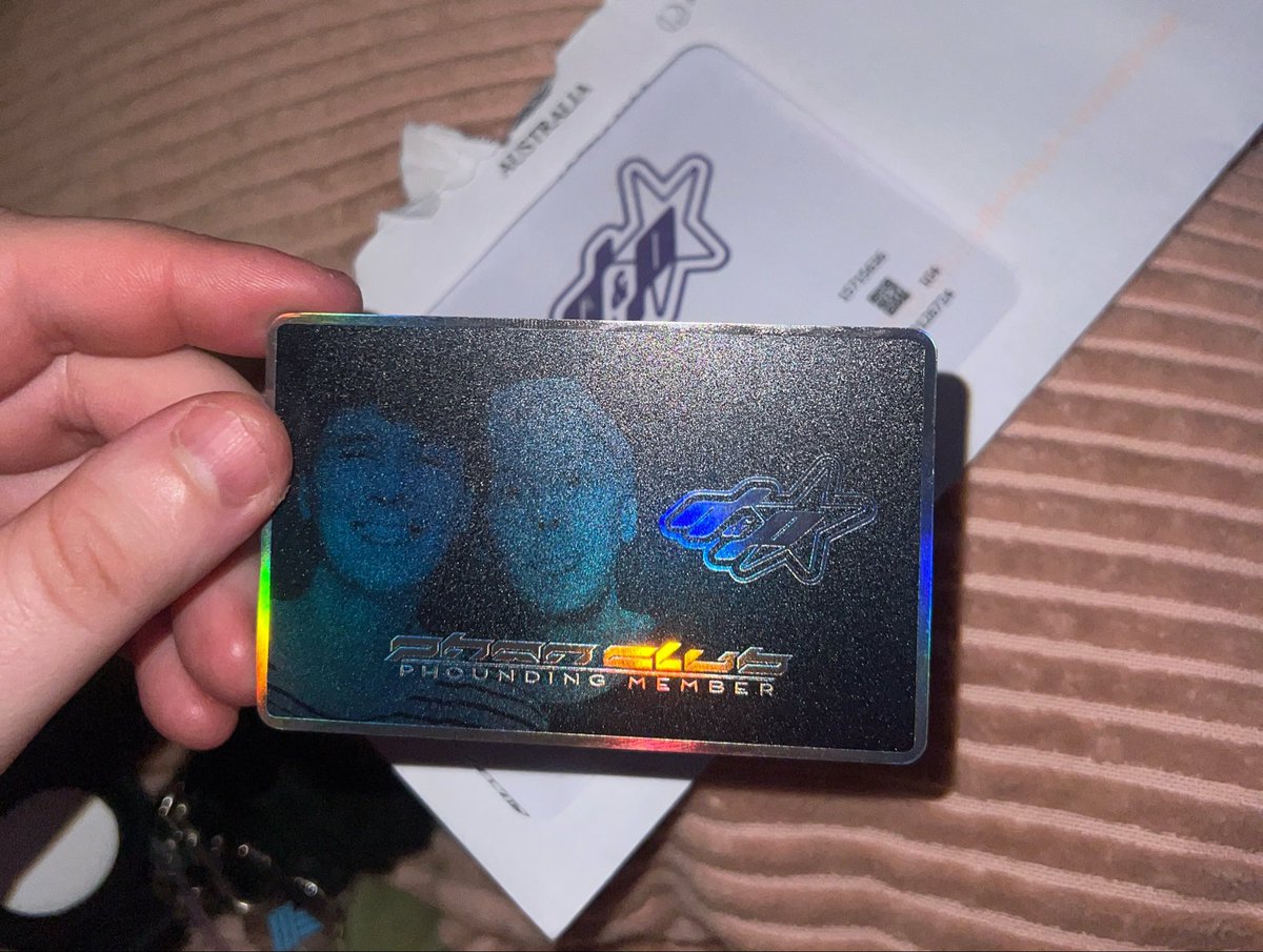 galaxyphouse's tweet photo. May have not got m&amp;g but got my Pham card https://t.co/6QANX3xqbm