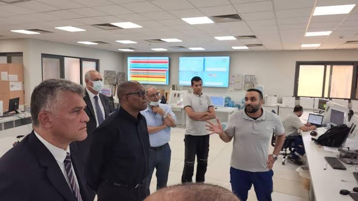 komarovite's tweet photo. They were obviously blind when Peter Obi went to Egypt in 2022 to study how they moved their power generation from 20,000MW to 58,000MW in 5yrs between (2015-2020). They're just hiding their partisanship in shame. Ashamed of their principal cos he's obviously an utter failure https://t.co/j8IYVhovgU