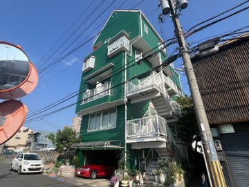 chintaikan_ol's tweet photo. 控えめなお家賃が魅力的✨✨
当店なら・・
⭐仲介手数料＋礼金・敷金・更新料０円⭐でご紹介できます♪

🏠ベリンダ
🏪コンビニ（ローソン）がすぐ近く♪

#立命館大学 #滋賀医科大学
の学生・社会人様にもオススメです！

🔽詳細
https://t.co/o0csofS6ZO

#滋賀 #草津 #南草津 #BKC #大津 #瀬田