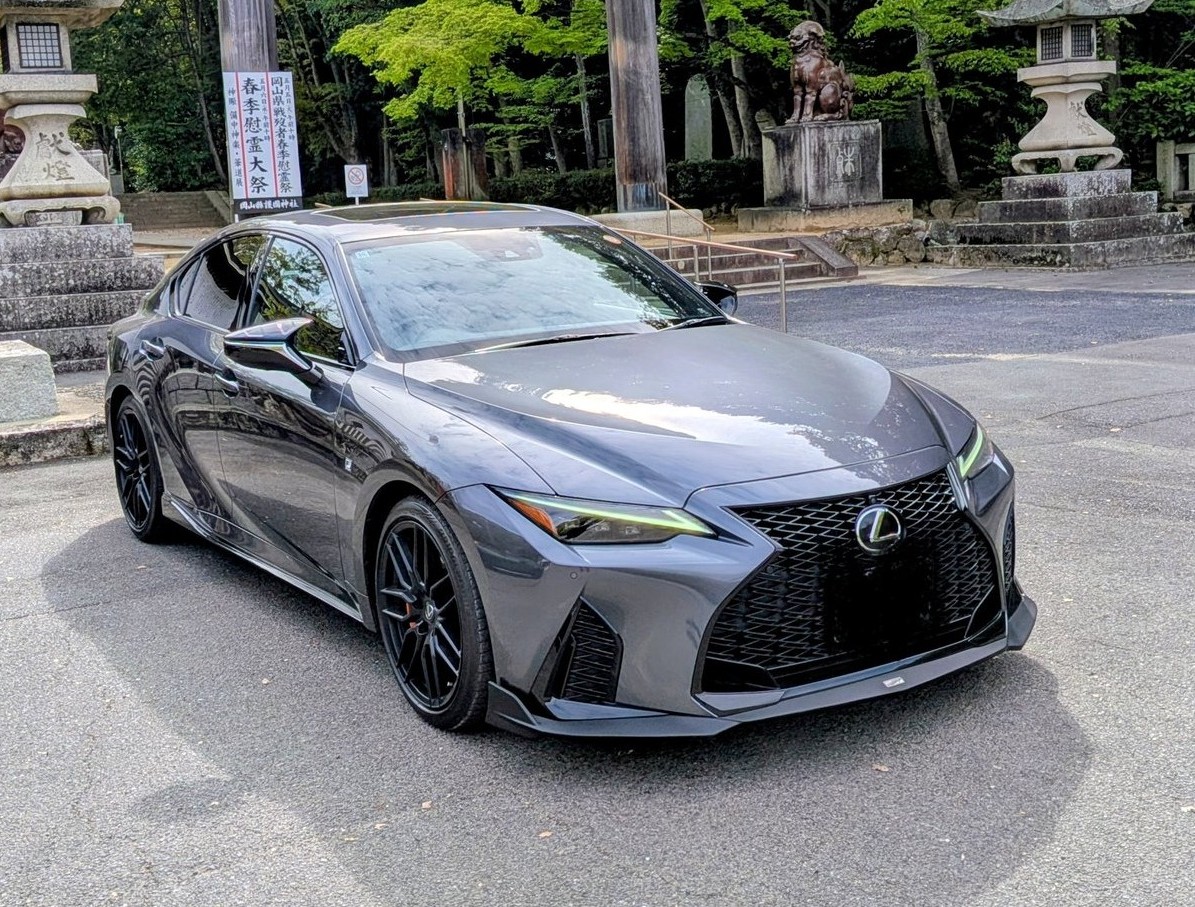 Lexus__is's tweet photo. ＃TRD
そういえばTRDのマフラー注文して1ヶ月近くなるけどまだかな😅早くしないと装着前に空いてしまいそう https://t.co/PAKxU4VlVK