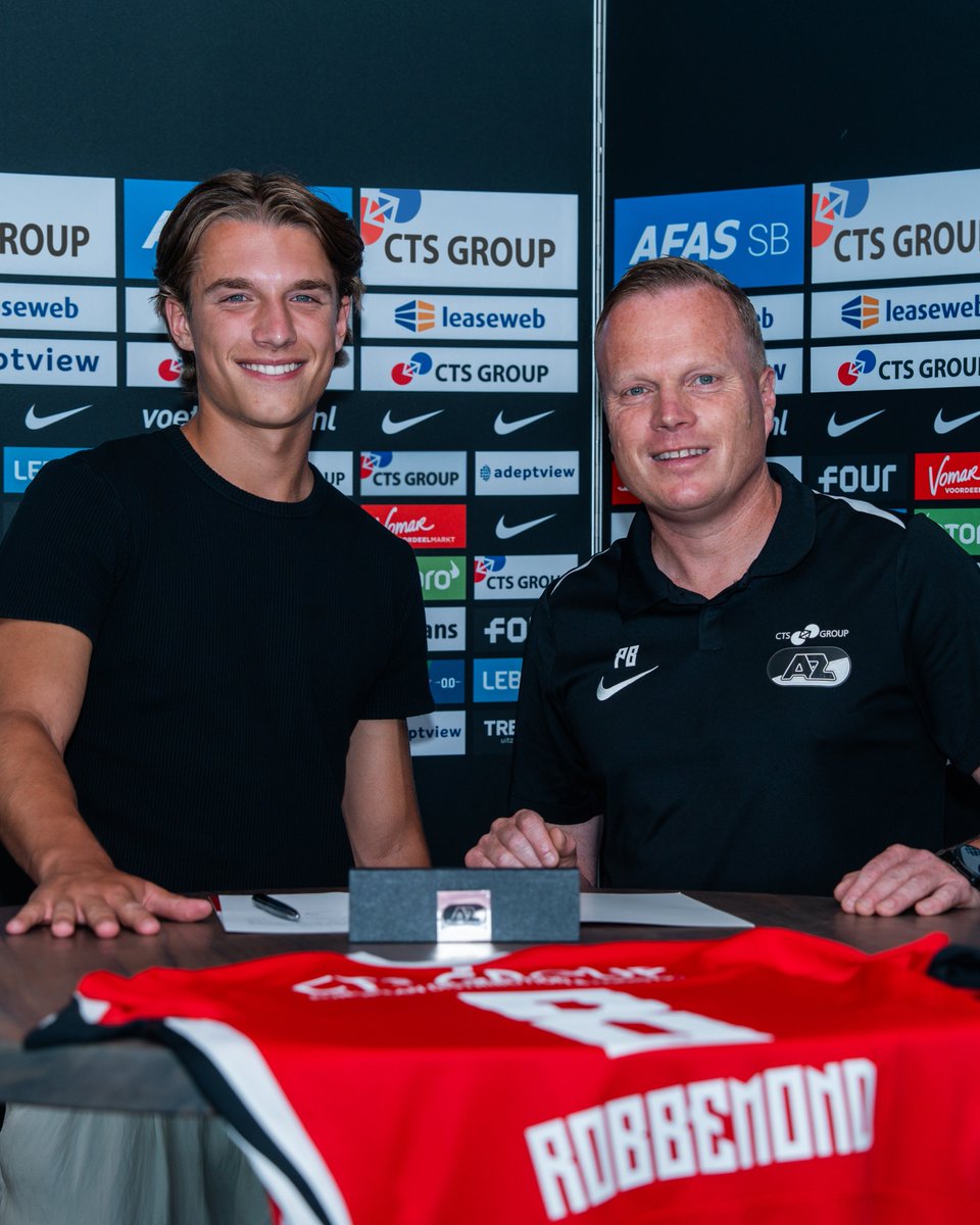 AZJeugd's tweet photo. 💥 Together to 2030! 

🔏 AZ heeft het contract van Rio Robbemond tot 2030 verlengd. De middenvelder maakte afgelopen seizoen zijn debuut voor AZ 1 en krijgt in de voorbereiding de kans om zich te laten zien. Lees hier meer: https://t.co/2uo0nJVLwE

#JongAZ #TheFutureIsOurs https://t.co/Ckgd0XrSga