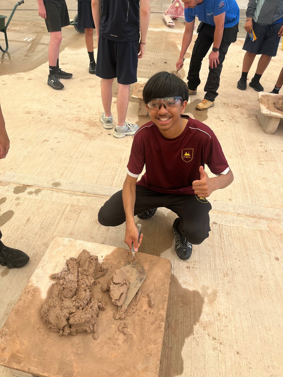 BrianClarkeAcad's tweet photo. Year 10 students are enjoying an exciting and inspiring visit to the Oldham College Open Day, exploring new opportunities, engaging in hands-on activities, and getting a real taste of college life as they begin to think about their future pathways. https://t.co/3bRvIiVOWI
