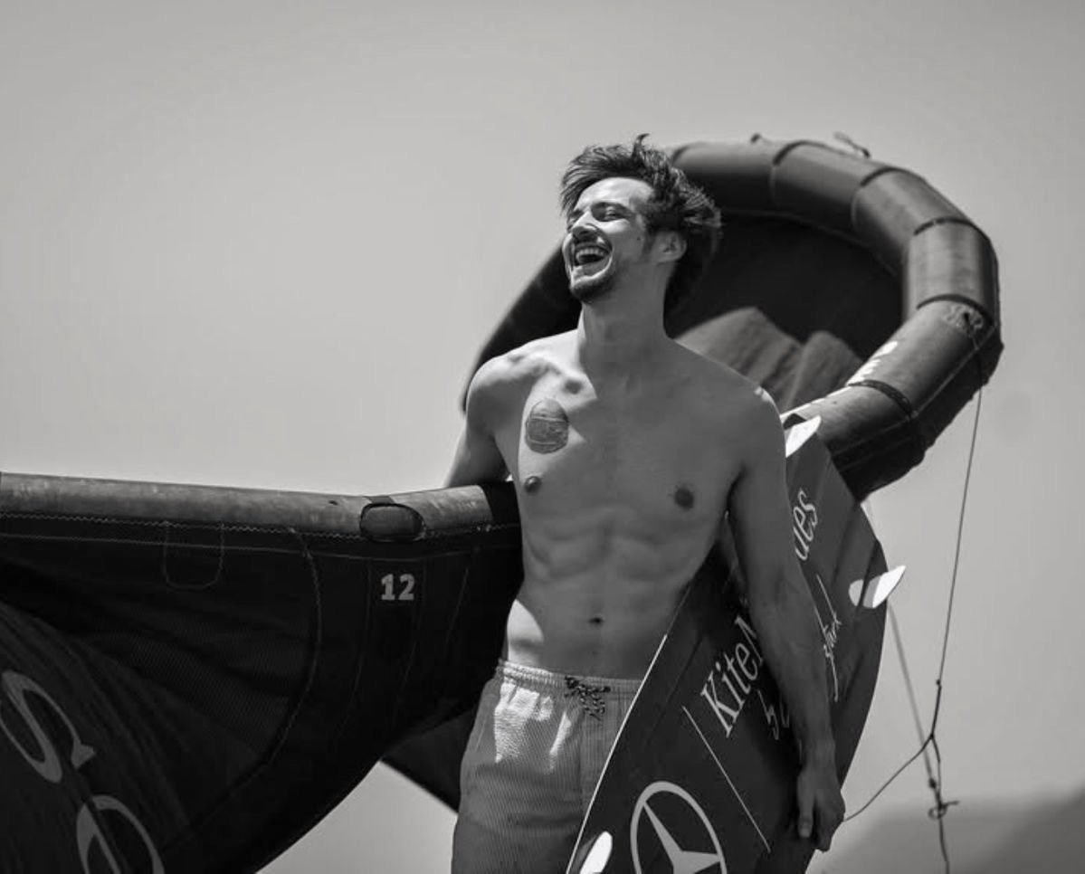MertYPix's tweet photo. 🏄‍♂️ https://t.co/HecUVrAeec