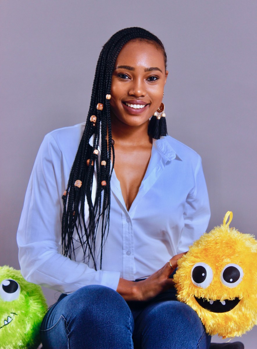 YOUFM898's tweet photo. A new week is the perfect time to get your finances in check! 💰📈

Join Khumi Hamese on #YOUFMLifeandMoney as she unpacks practical money tips, business insights, and conversations that empower you to make smarter financial decisions.

Catch her on 89.8–103.9 FM, DStv Channel 842, and the #YOUConnect App.