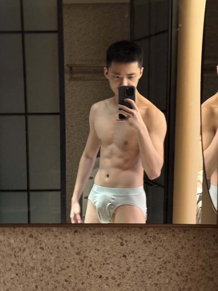 mmmmqaz1's tweet photo. 感觉憋好久了 https://t.co/SITXk1cLk1