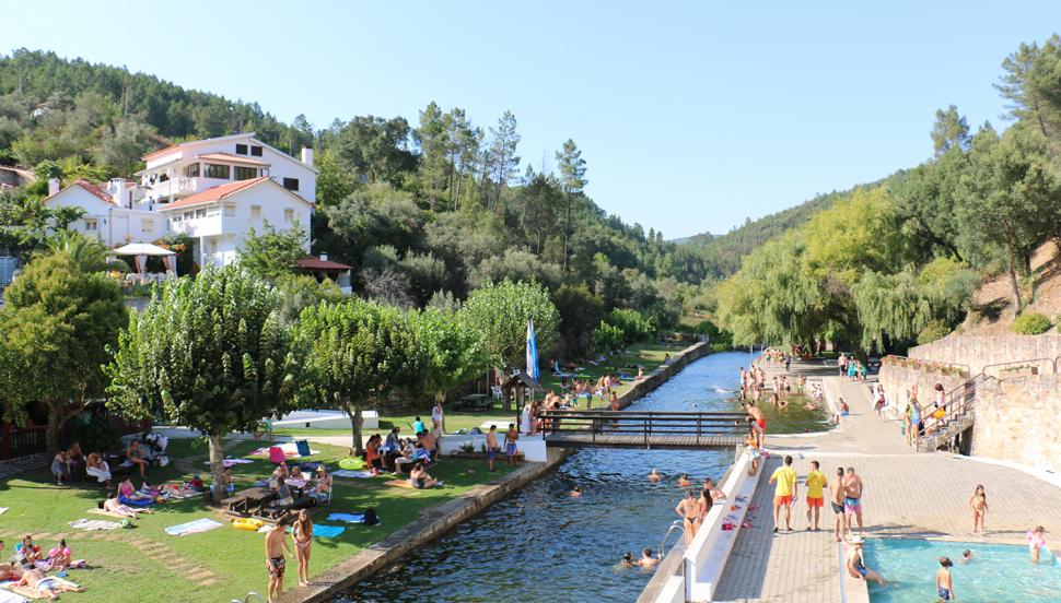 visitportugal's tweet photo. relax or stop for a while in these villages. It's the perfect destination for a holiday surrounded by nature.  2/2
#VisitPortugal #Portugal #CenterOfPortugal #riverbeaches #Nature #Living
https://t.co/x8ef7xKnhr https://t.co/YvdFAoAbsw