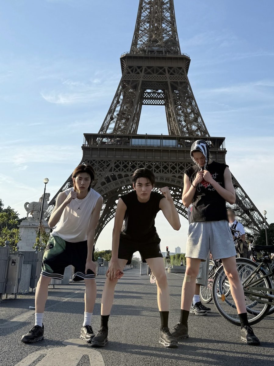 renjunsunrise's tweet photo. Our Trio running 🏃 https://t.co/dJXh1hjo4g