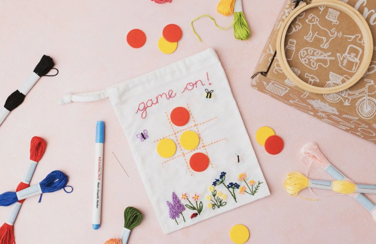 EverythingEnch1's tweet photo. Stitch now, play later 🌸🪡 This month's Craftiosity kit turns a cotton drawstring bag into a colourful embroidered noughts &amp; crosses game with flowers, bees, butterflies &amp; ladybirds. A lovely summer craft with everything included 👉🏻 https://t.co/ADDkxkLnn9

#crafting #ad #crafts https://t.co/01Lr0H9KST