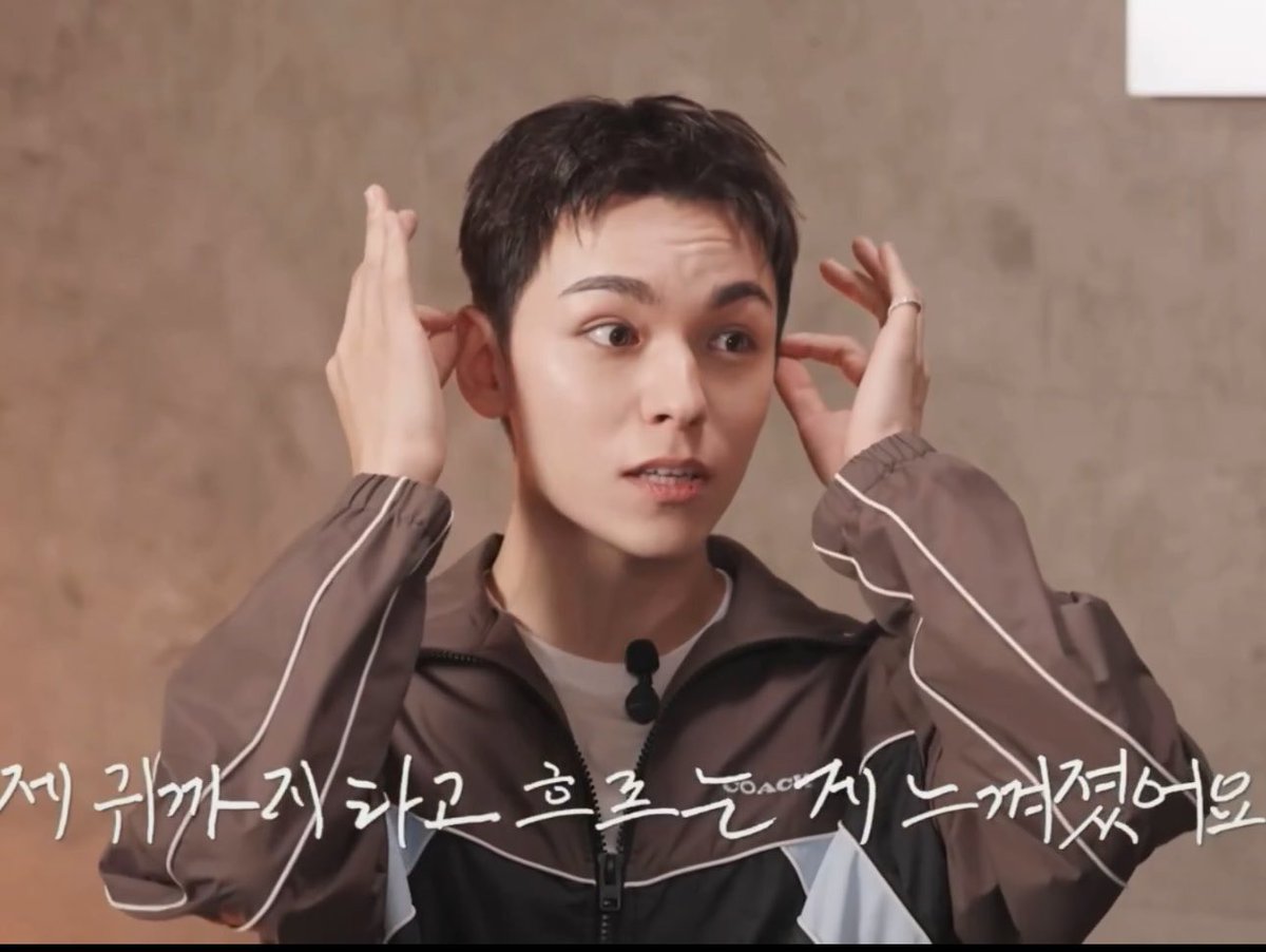 ketuabemm's tweet photo. 👩‍🦰 : katanya kamu satu-satunya T di group? 
🐻‍❄️ : iya 
👩‍🦰 : trus kenapa nangis di Everland? (ijbol)
🐻‍❄️ : aku..
👩‍🦰 : nangis kan? 
🐻‍❄️ : jyujyur rasanya air mata aku udan naik sampe telinga

HAHAHHAHAHAHAHHAHAHAHAAA GAKUAT https://t.co/NyklaLq7tQ https://t.co/HfjxHeYGMR
