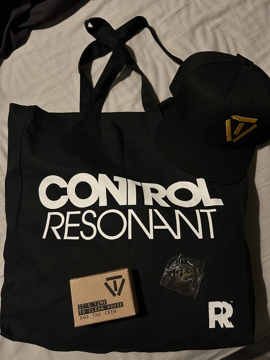 catastrotaffy's tweet photo. Gift bag from Remedy! ❤️❤️ https://t.co/qNiGLlhXV3