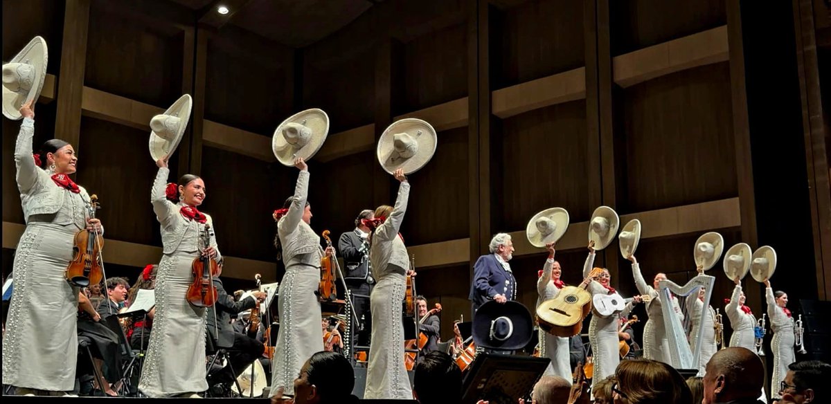 PlacidoDomingo's tweet photo. ¡Gracias Guadalajara, Jalisco 🙏🏻❤️🇲🇽! Gala Concierto en Guadalajara, México 🇲🇽, 25 de junio de 2026
🌟 “De España 🇪🇸 a México 🇲🇽, la Zarzuela que nos une” (“From Spain to Mexico, the Zarzuela that unites us”)
📍 Conjunto Santander de Artes Escénicas, Sala Plácido Domingo. https://t.co/xGIMhwSDBM