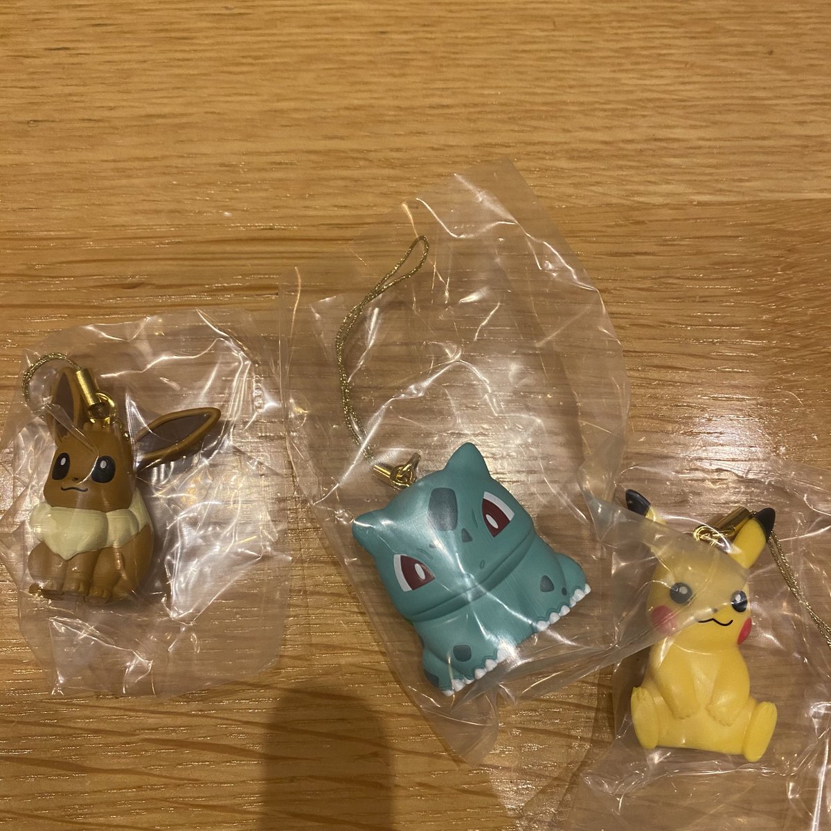h_rumd's tweet photo. 【交換】ポケモン ぺたんこマスコット カントーSPECIAL

譲　イーブイ　ピカチュウ　フシギダネ
求　ゲンガー　ヒトカゲ　ゼニガメ

ゲンガーと交換してくださる方最優先です🙇‍♀️郵送希望です！ https://t.co/Ru19fLjhpH
