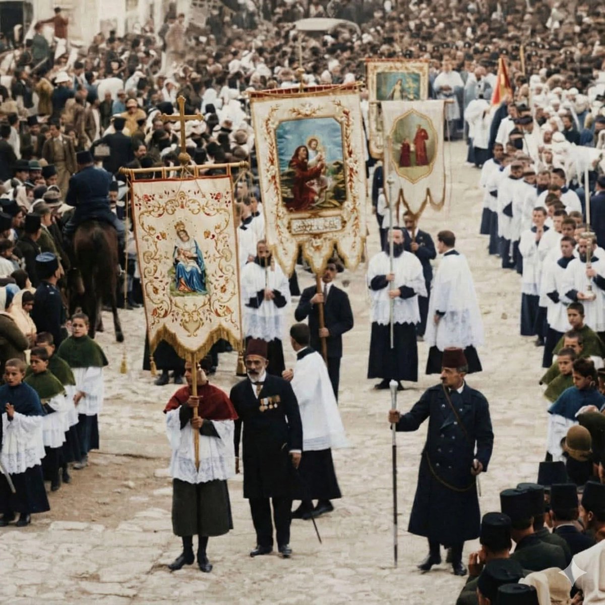 menavisualss's tweet photo. 🇹🇷🇵🇸 Palestinian Christians celebrating Christmas in the town of Bethlehem, Ottoman Palestine, circa the 1900s. https://t.co/E3PnQSQeNK