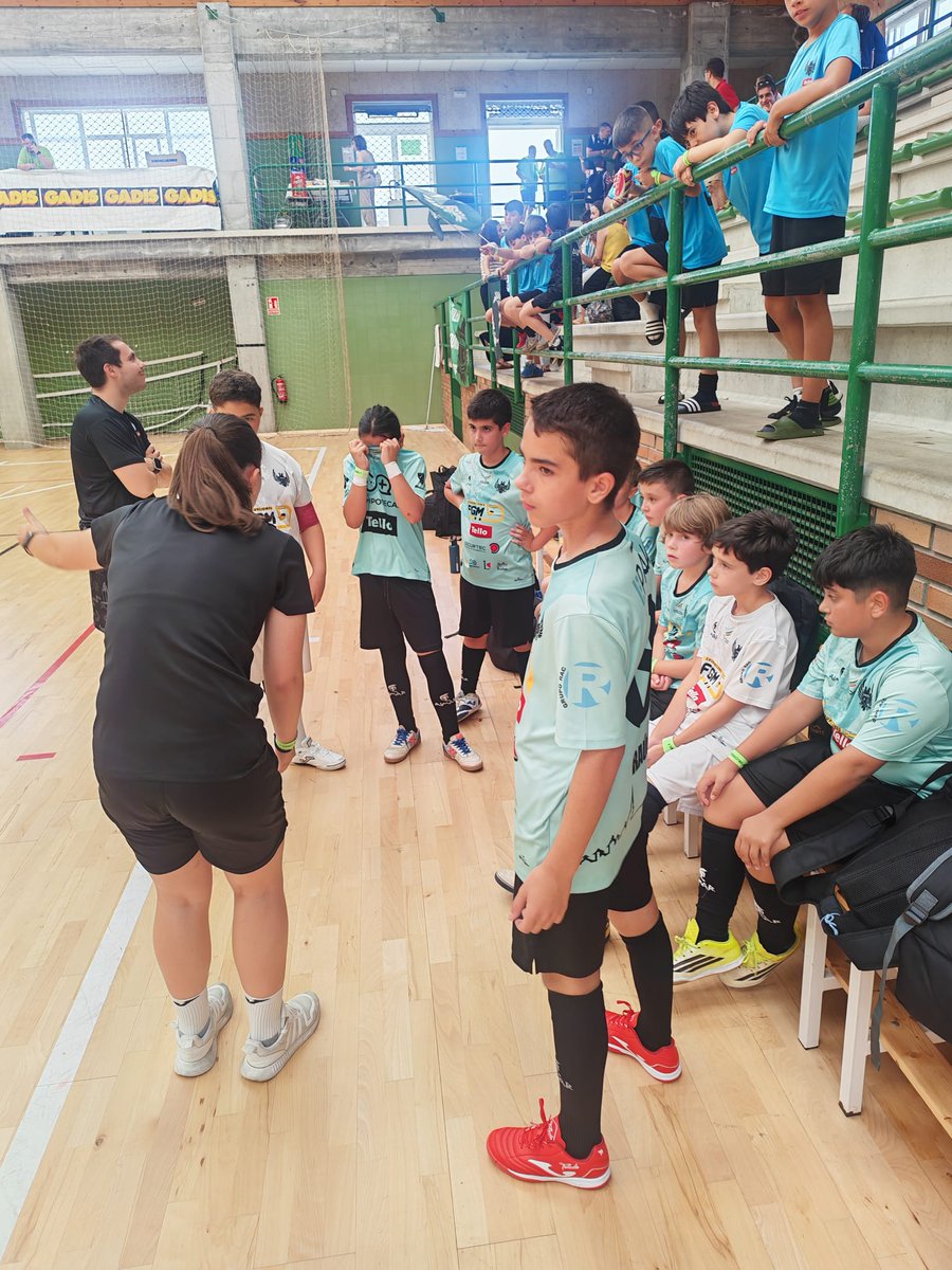 BaseToledoFS's tweet photo. 💚🦅 𝗘𝗦𝗧𝗥𝗘𝗡𝗢 𝗖𝗢𝗡 𝗩𝗜𝗖𝗧𝗢𝗥𝗜𝗔 𝗣𝗔𝗥𝗔 𝗘𝗟 𝗔𝗟𝗘𝗩Í𝗡

⚽ Victoria por 3-2 frente al Rivillos en un partido muy disputado que terminó con triunfo para los nuestros.

💚 ¡Enhorabuena, equipo! ¡A seguir disfrutando del torneo!

#QueremosVolver https://t.co/mh1Kq2RbwE