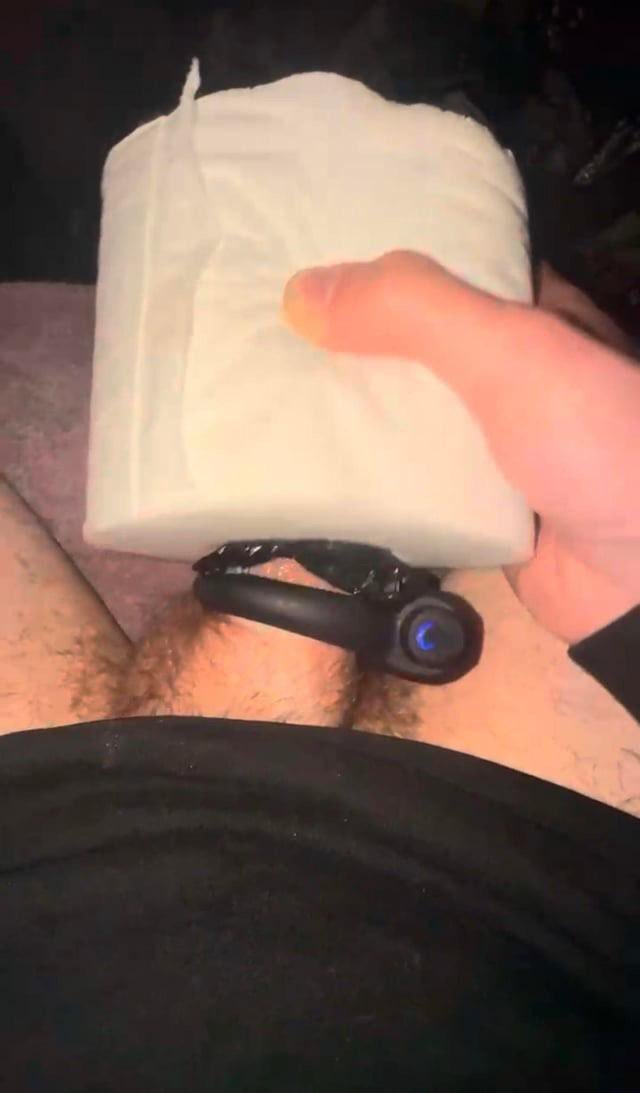 notphilis8's tweet photo. Thick BWC let’s chat trade and goon I have a homemade fleshlight and can show you how to make one #goon #fleshlight https://t.co/OZZ0VZNZ06