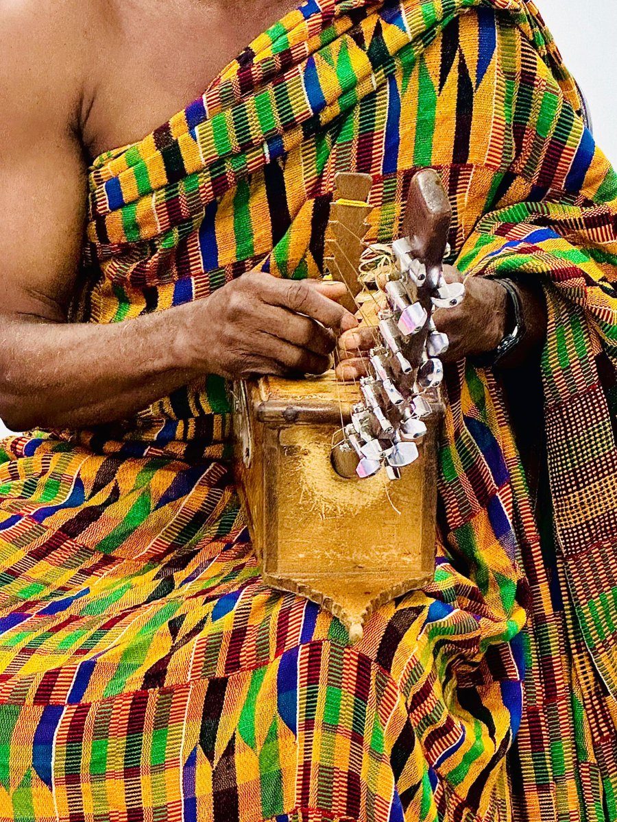 AfrocurationGh's tweet photo. #AfrocurationGhana2026
Yɛfrɛ saa dwom-afidie yi  "Seprewa". 

Nnɛ, Nana Osei Kwame Korankye ne n'apamfo de rehu yɛn dwom wɔ #AfrocurationGhana2026 dumadie yi ase.

.#Kyooooboi 🔥 https://t.co/ovWrDemsc8