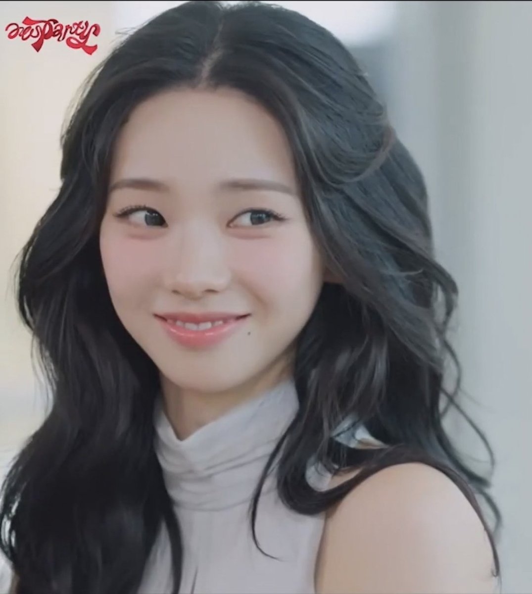 aespaMYGALLERY's tweet photo. KARINA AND HER WINK 😉
#KARINA #카리나 #aespa #에스파 https://t.co/wMn42dRjB3