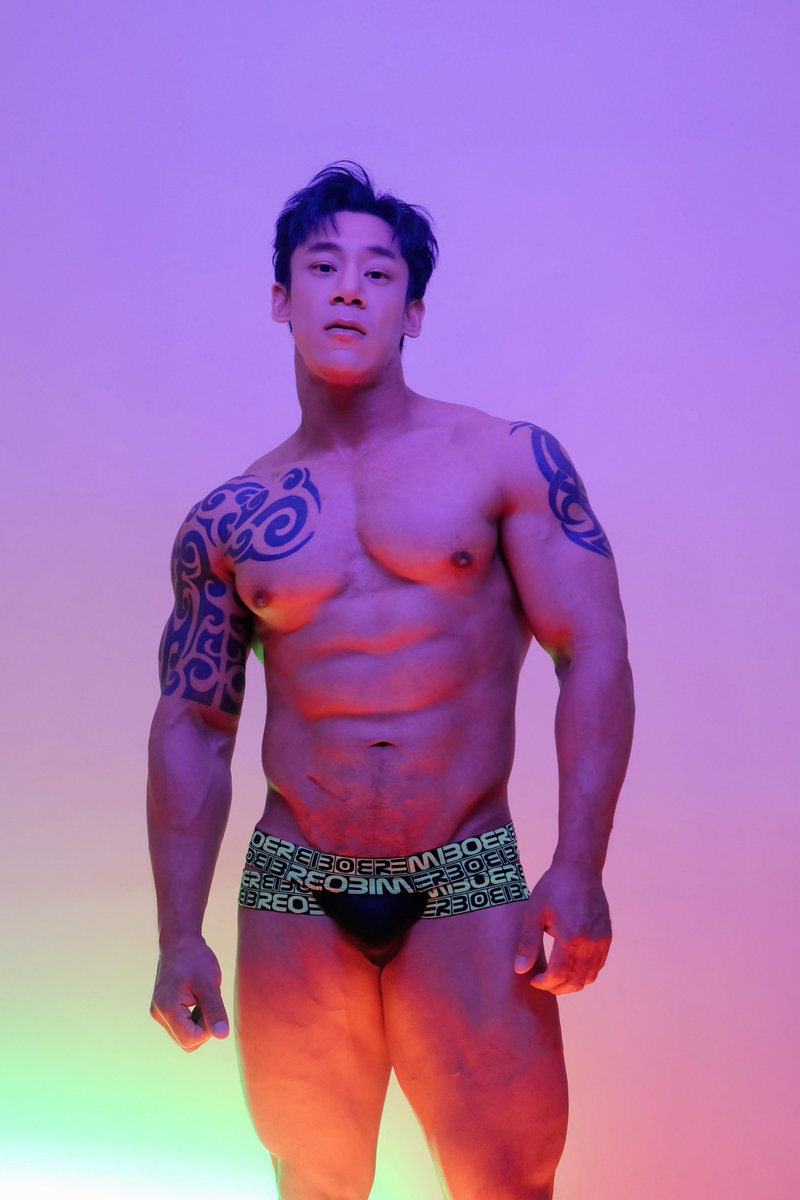 tam_chanwit's tweet photo. I told you... don't ask me to take my shirt off. 😉

IG : chanwit8134 https://t.co/kRfXaQ5NrB