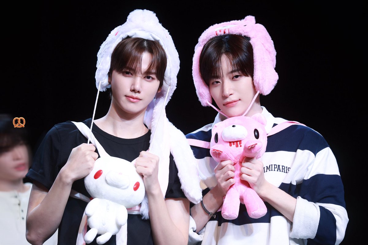 pretzelkkk333's tweet photo. 미니모 넘 좋아💖💖💖
#크래비티 #정모 #민희 #미니모 https://t.co/vu0lWLUifj