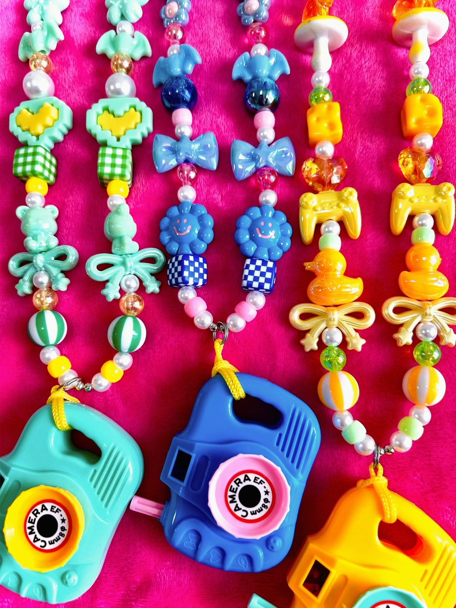 dokipuni's tweet photo. レトロカメラネックレス作ったった！

#ハンドメイド #原宿系 #デコラ https://t.co/BT4BMdjgzz