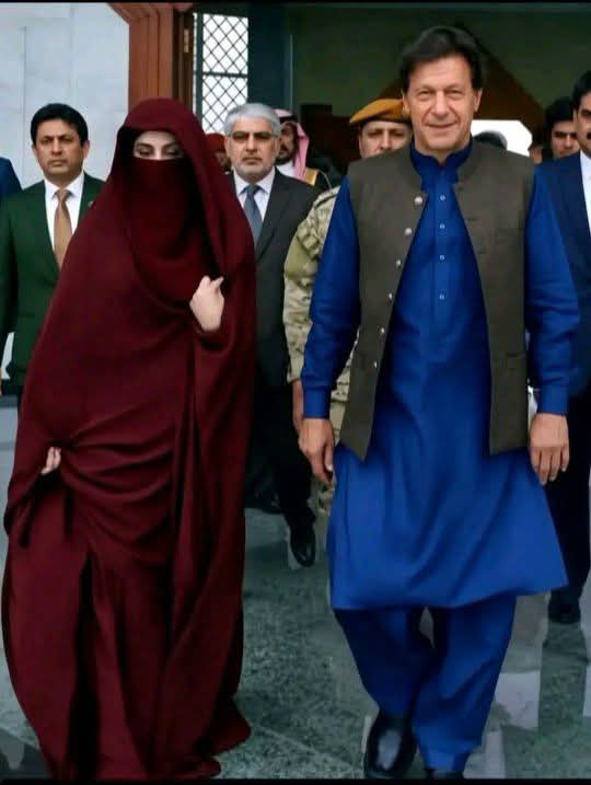 Javeria97555742's tweet photo. یا اللہ اس جوڑی کو ہمیشہ سلامت رکھنا 🤲❤️
#BushraImran https://t.co/8qodbgMuF4