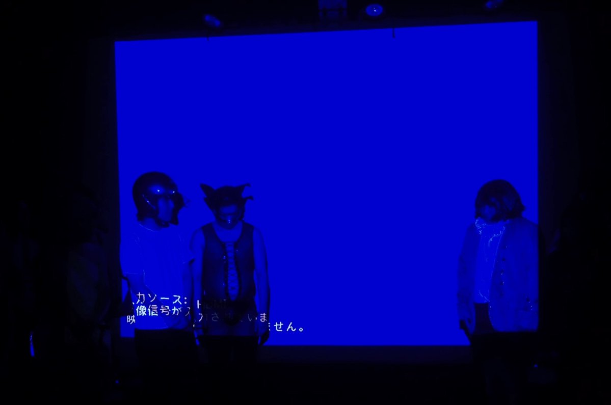 AmeSpiTurquoise's tweet photo. 冒頭だけ撮れてた動画から、OPが始まらず晒し者にされる白川さんだけ撮れました https://t.co/XZGipdtbr4
