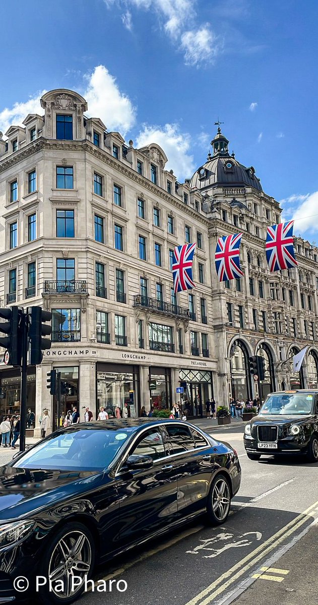 CreativeNest7's tweet photo. London UK 🇬🇧 https://t.co/ESfd6FRujf